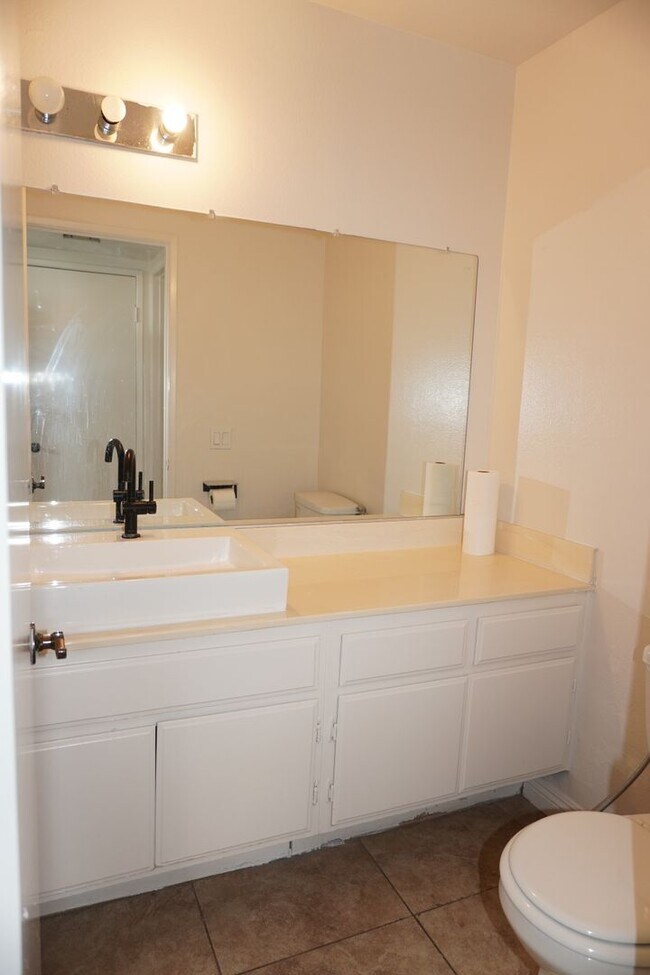 Building Photo - 23848 Bouquet Canyon Pl