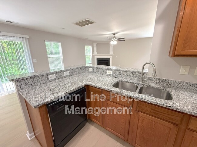 Building Photo - 4918 Muskogee Dr