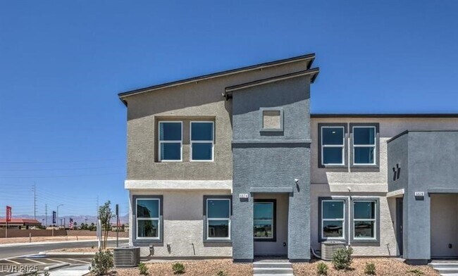 Primary Photo - 2562 Blue Passion Ave