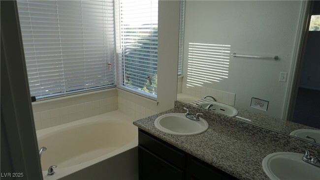 Building Photo - 9428 Aspen Glow Dr