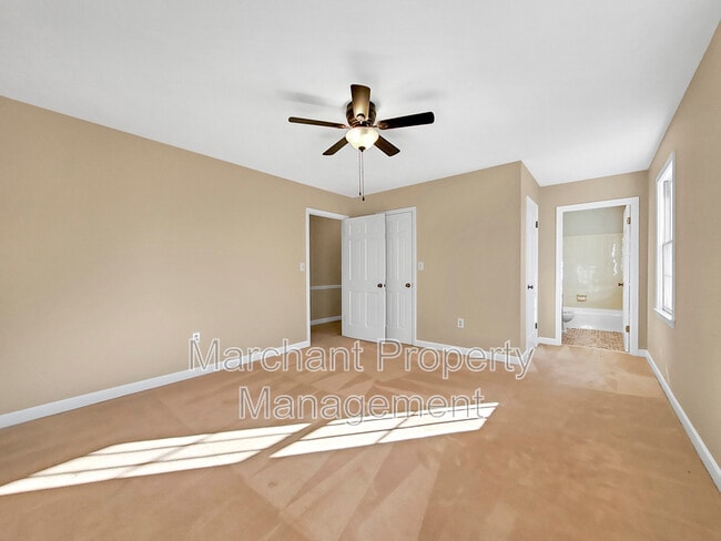 Building Photo - 100 Pine Wood Dr