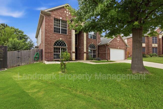 Building Photo - 2115 Lexington Dr