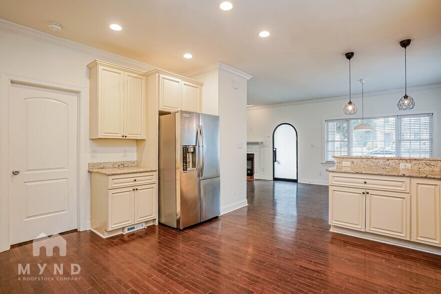 Building Photo - 211 Idlewild Ave