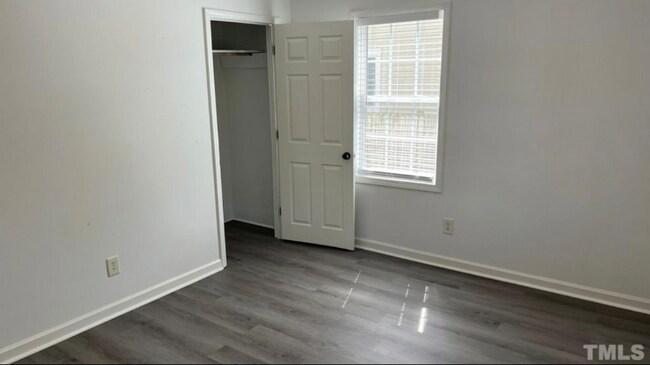 Building Photo - 1012 Elm St