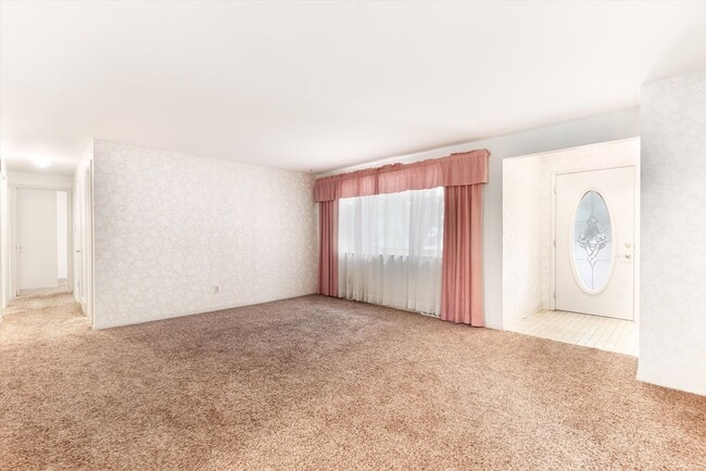 Building Photo - Vintage 5 bed Home in Green Mountain Estat...