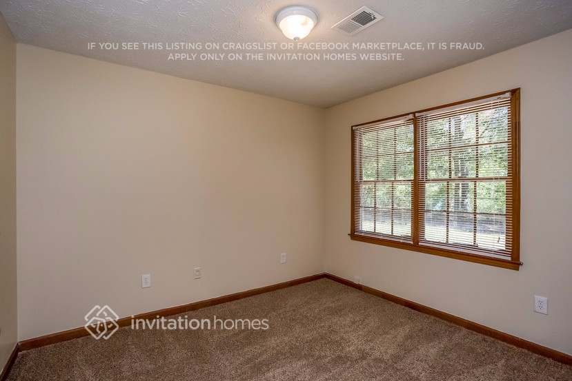 Building Photo - 608 Windsor Dr SE