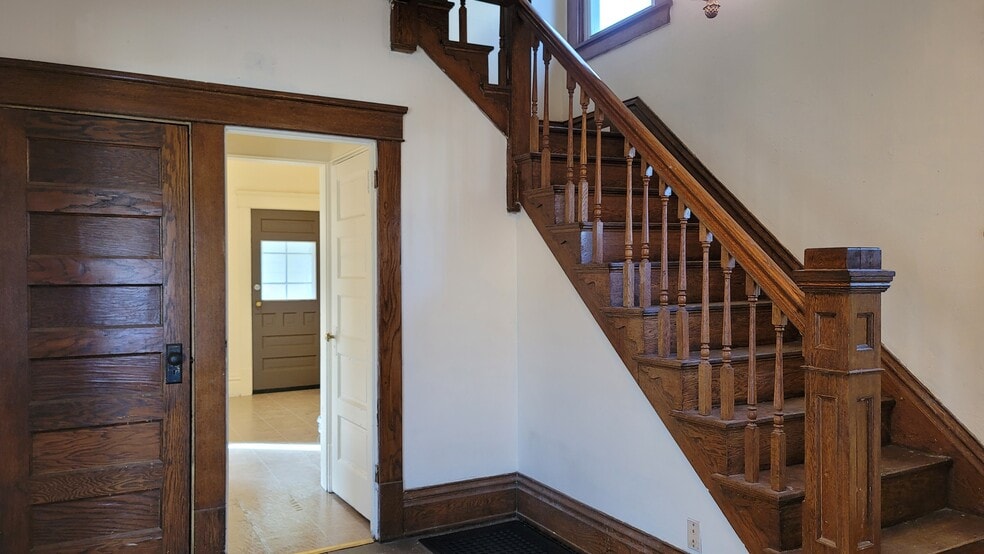 Building Photo - 333 S McKinley Ave