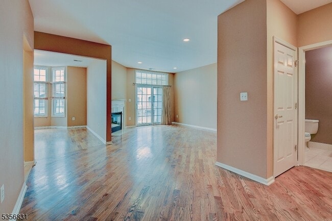 Building Photo - 608 Kensington Ln