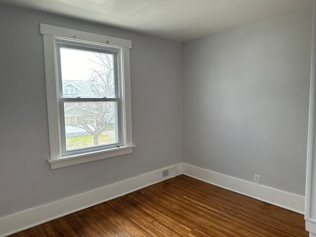 Building Photo - YOU WILL LOVE THIS HOME . CALL NOW FOR APPOINTMENT !!!