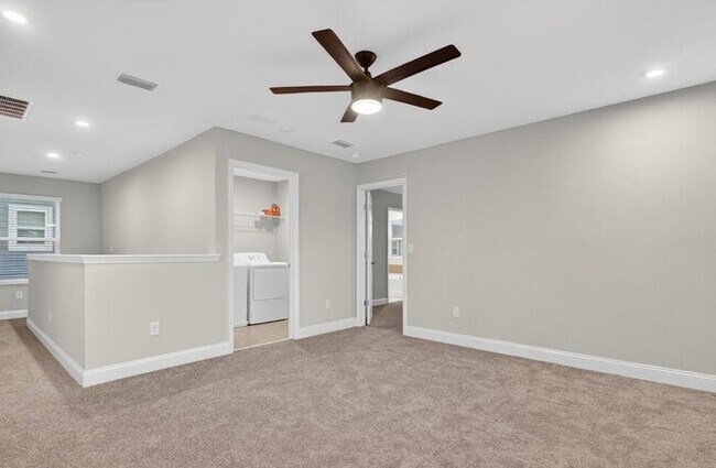 Building Photo - 411 Narrowleaf Dr