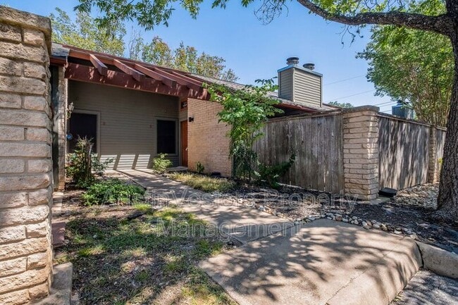 Building Photo - 3815 Menchaca Rd