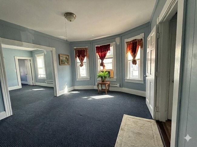 Building Photo - 5 Ellis Ave