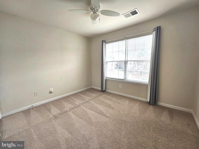 Building Photo - 1969 Peachtree Ct