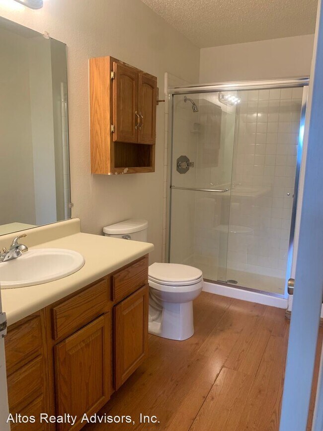 Building Photo - 3 br, 2 bath House - 2300 E Geddes Ave #H