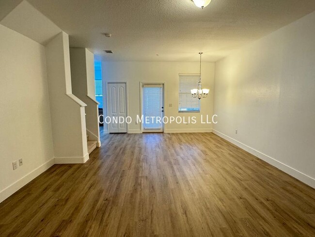 Building Photo - 1401 Priory Cir