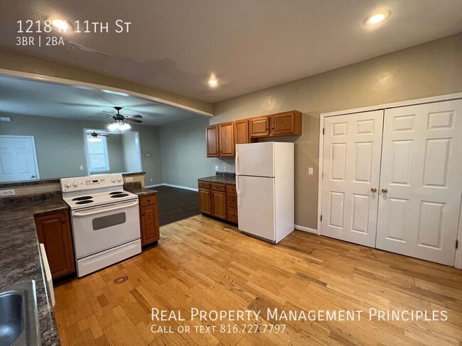 Building Photo - ***Move-In Special*** Recently Renovated, ...