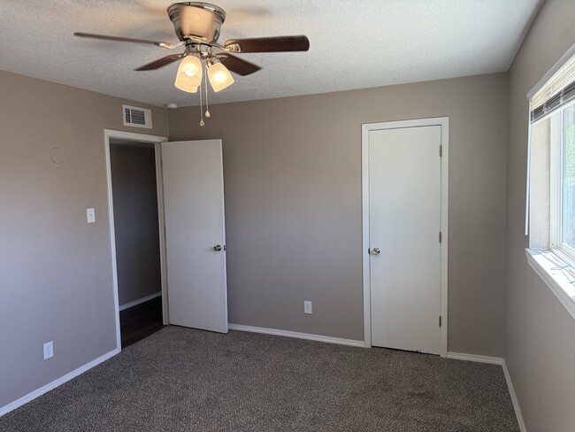 Building Photo - 4221 Penelope Pl NE