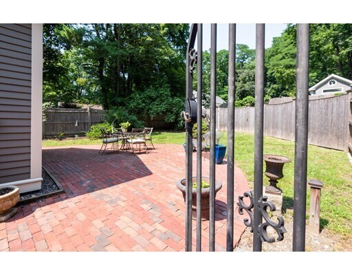 Building Photo - 87 High St