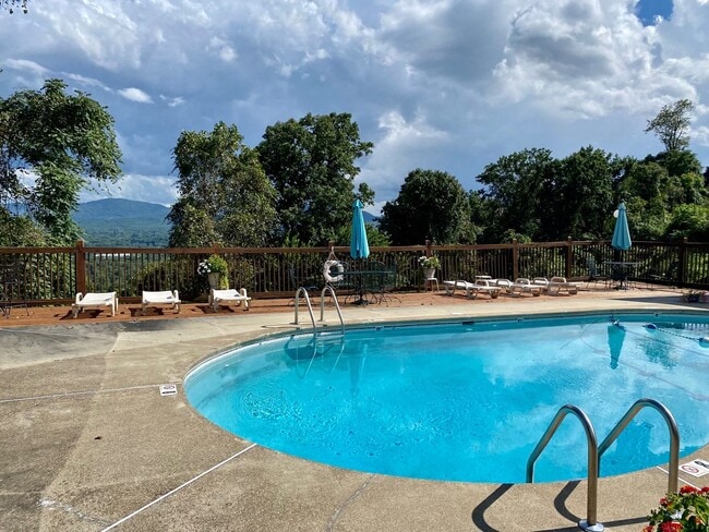Building Photo - Central AVL Condo - Huge Deck, Views and Community Pool