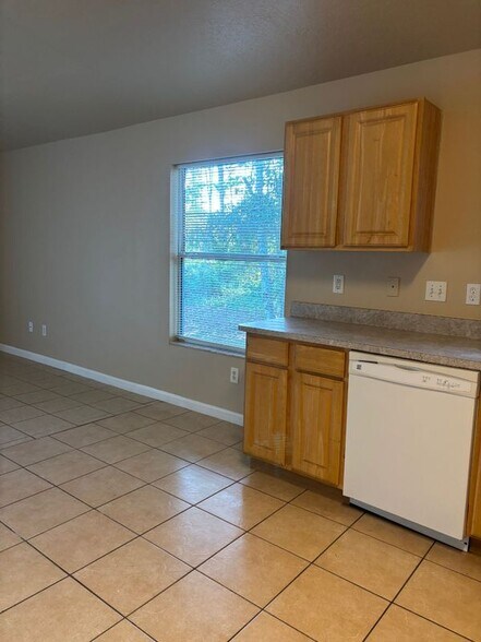 Building Photo - 35 Brunswick Ln