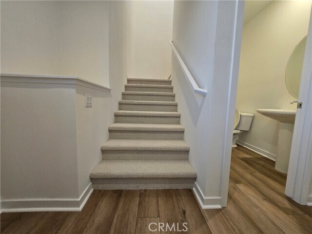 Building Photo - 5961 Huntington Dr