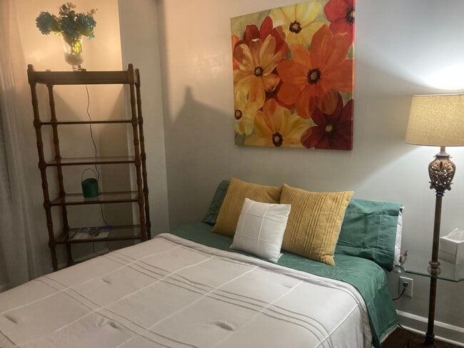 Building Photo - 109 N Main St