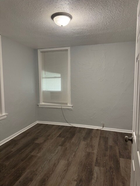 Building Photo - 2120 Linwood Blvd