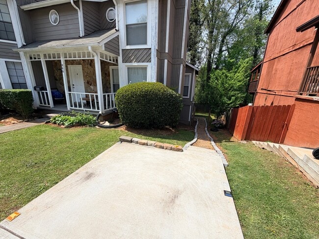 Building Photo - 866 Brandy Oaks Ln