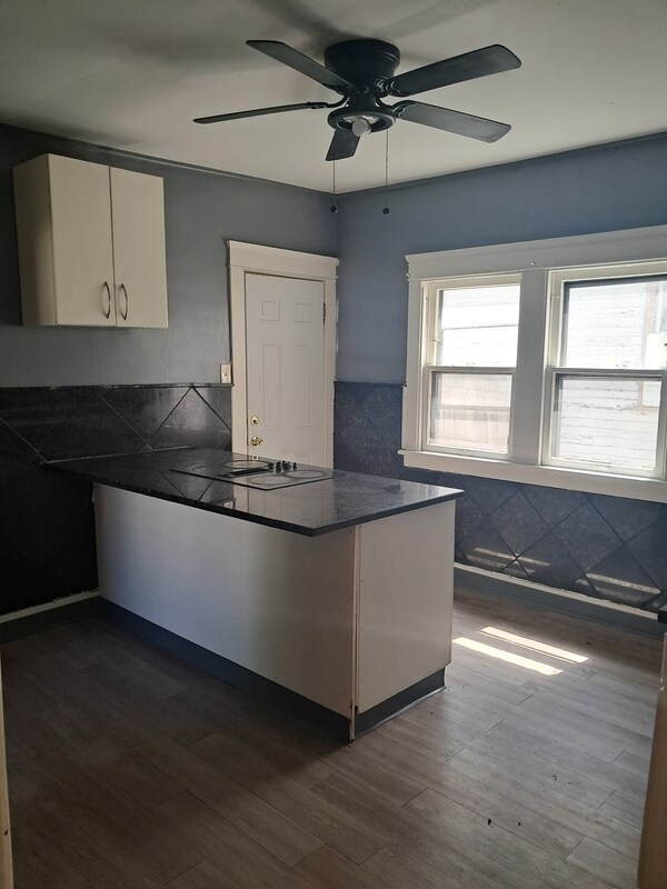 Building Photo - 1137 E 66th St