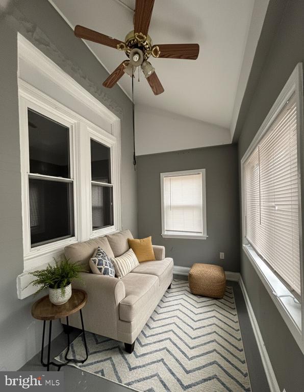 Building Photo - 1713 N Allison St