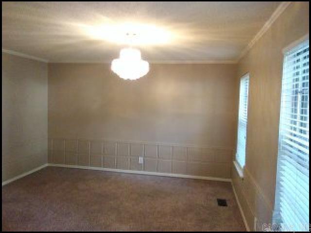 Building Photo - 5800 N Walnut Rd