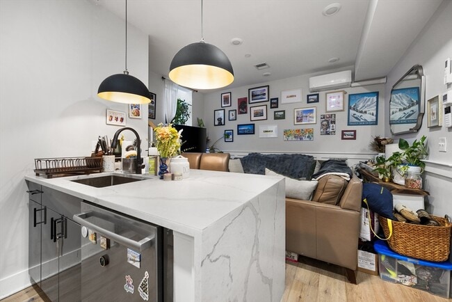 Building Photo - 300 Somerville Ave