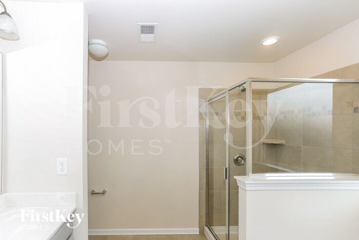 Building Photo - 182 Paradise Hills Cir