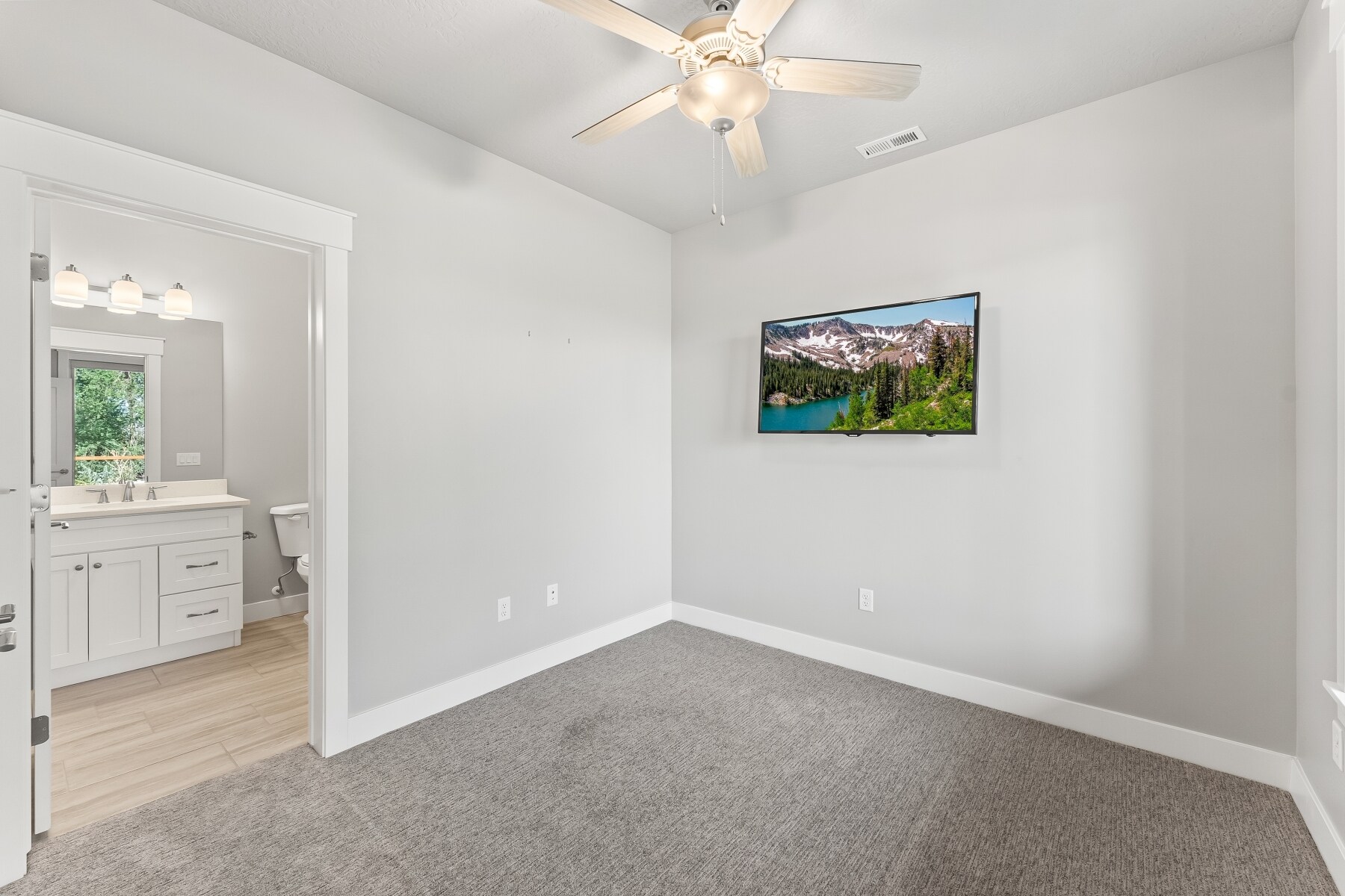 Building Photo - 10374 S Sage Canal Way