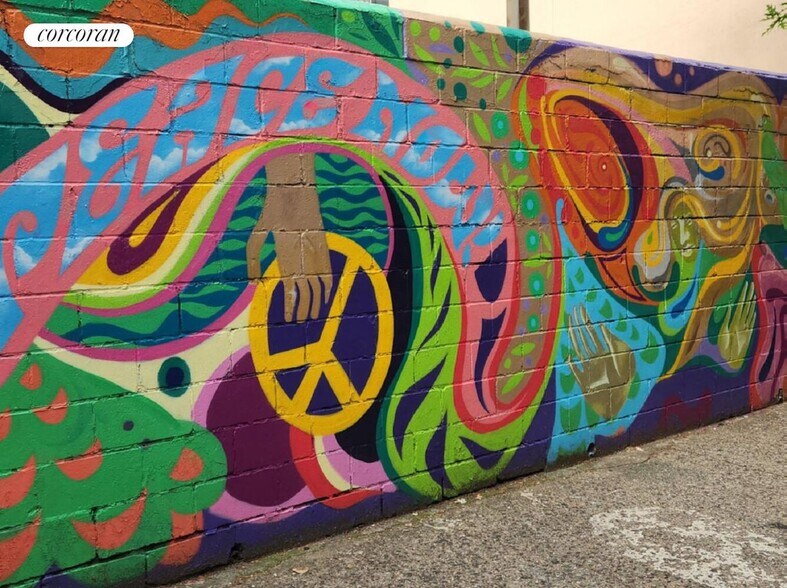 Building Photo - 283 E 4th St