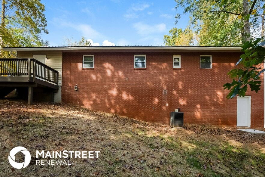 Building Photo - 424 Azalea Dr