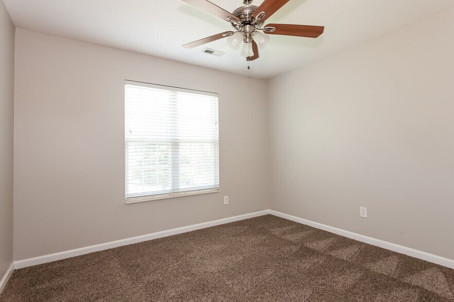 Building Photo - 3924 Huntmeadow Dr