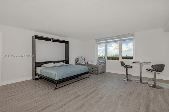 Building Photo - 2301 Collins Ave