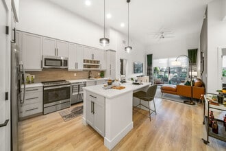 Building Photo - The Dori