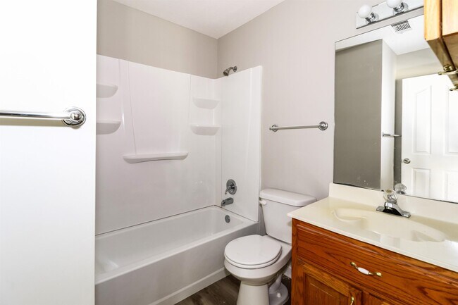 Building Photo - 498 W Tipton Lake Cir