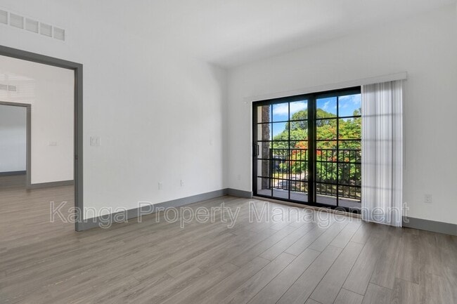 Building Photo - 600 NE 14th Ct