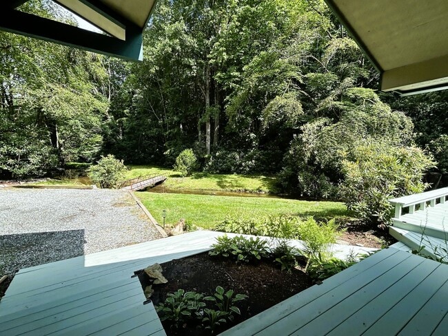 Building Photo - Fully Renovated 3BR/2BA Home with Creek Vi...