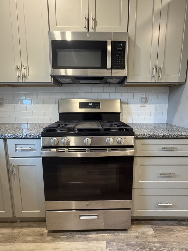 Building Photo - 34 N Lee St