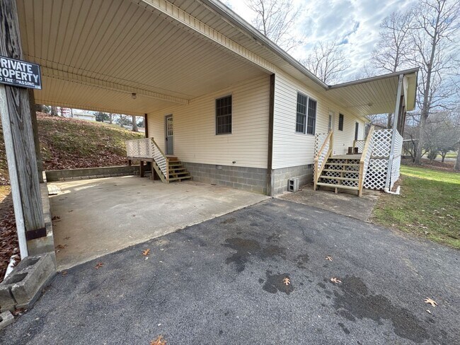 Building Photo - House in Grand Rivers