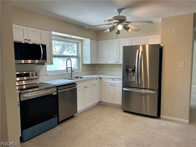 Building Photo - 4320 Pine Lake Rd