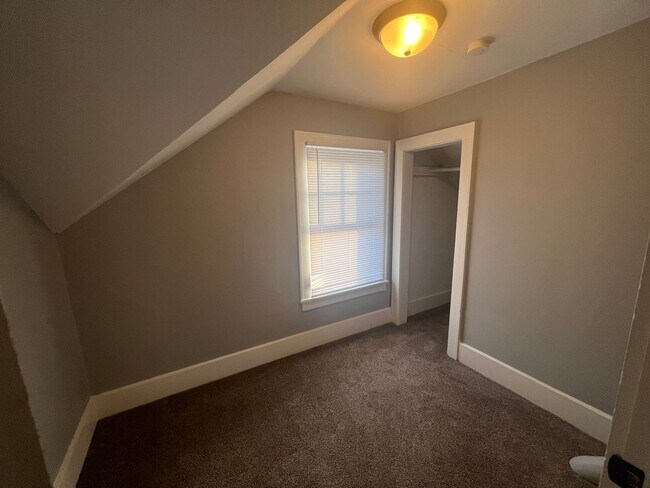 Building Photo - Moline Single Family Home