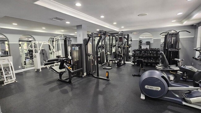 Building Photo - 630 S Sapodilla Ave