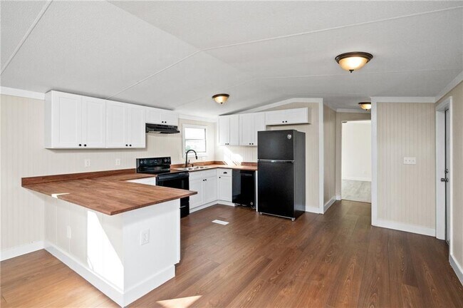 Building Photo - 16962 Lea Cir