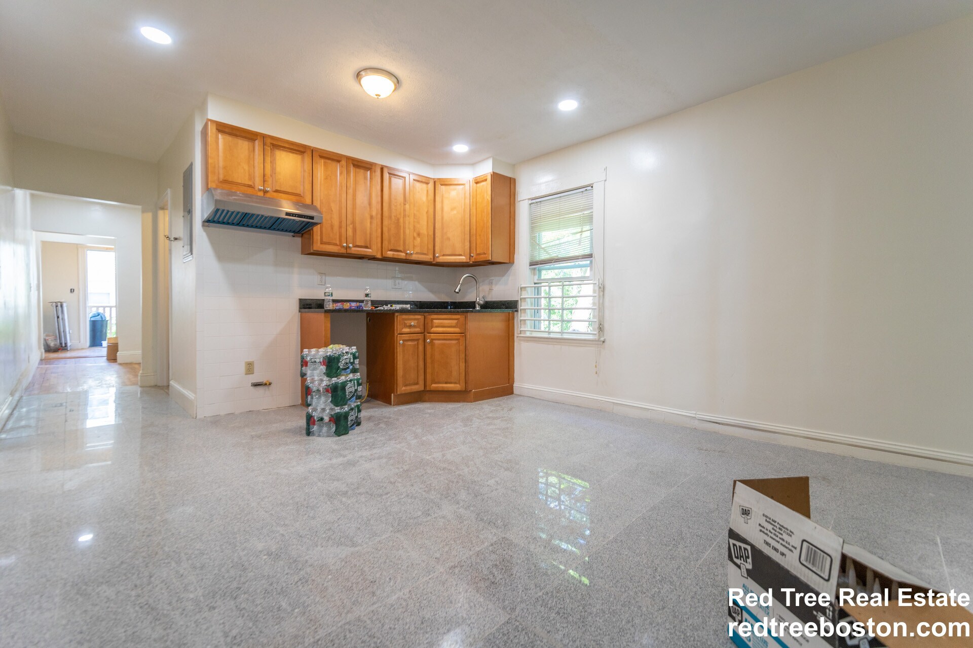 Building Photo - 12 Logan St