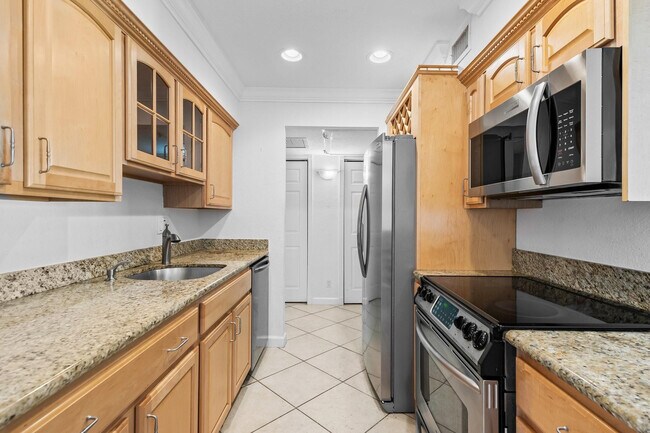 Building Photo - 1515 E Broward Blvd